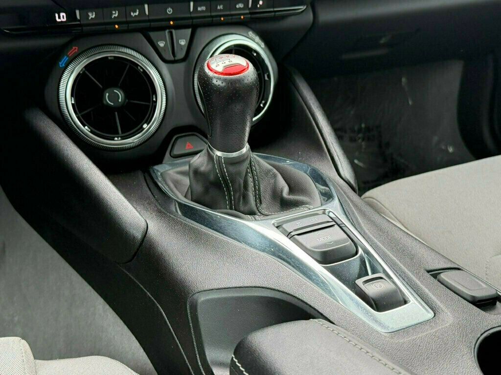 2021 Chevrolet Camaro 2dr Coupe 1LT - 23028509 - 26