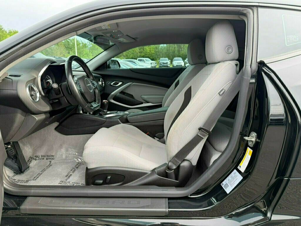 2021 Chevrolet Camaro 2dr Coupe 1LT - 23028509 - 38