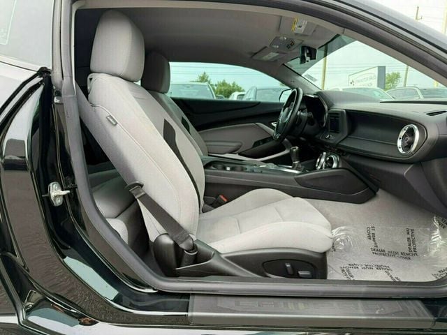 2021 Chevrolet Camaro 2dr Coupe 1LT - 23028509 - 39