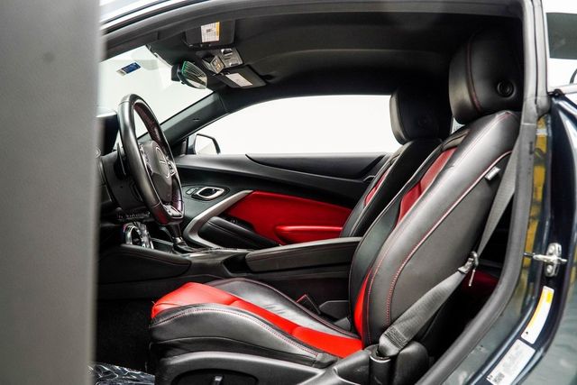 2021 Chevrolet Camaro 2dr Coupe 2LT - 22955978 - 35