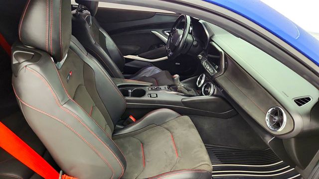 2021 Chevrolet Camaro 2dr Coupe LT1 with Upgraded Brakes + RS & Technology Packages - 22961963 - 23