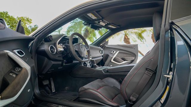 2021 Chevrolet Camaro 2dr Coupe ZL1 - 22858311 - 55