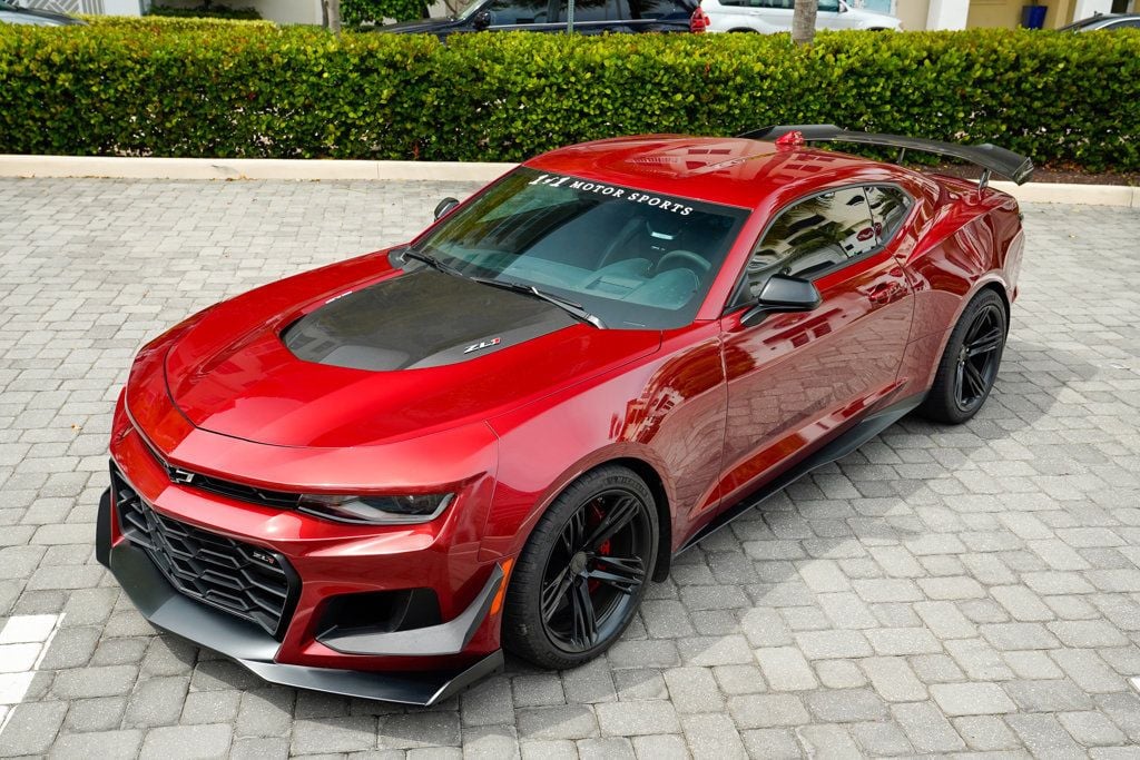 2021 Chevrolet Camaro Coupe ZL1 photo 2