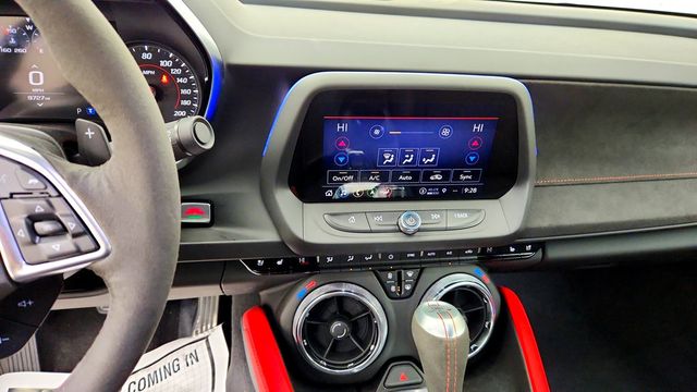 2021 Chevrolet Camaro 2dr Coupe ZL1 w/ 10-Speed Automatic, Carbon Hood Insert & Nav. - 23101976 - 15