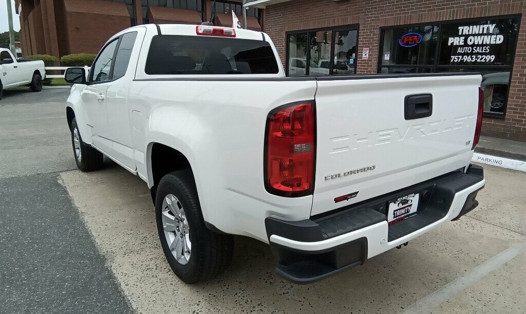 2021 Chevrolet Colorado LT photo 2