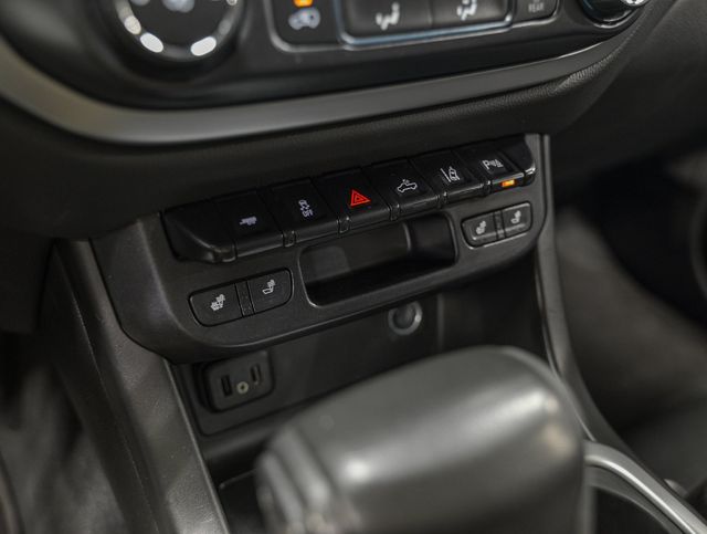 2021 Chevrolet Colorado 4WD LT - 23089714 - 22