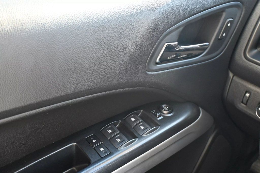 2021 Chevrolet Colorado LT photo 15