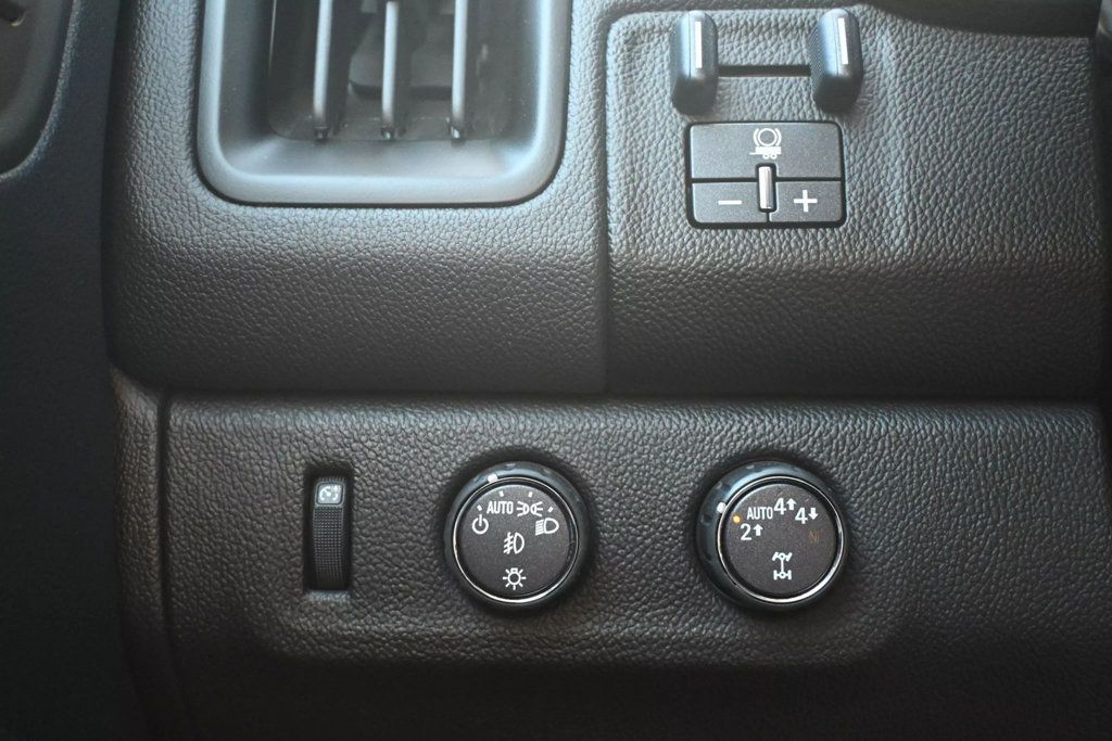 2021 Chevrolet Colorado LT photo 16