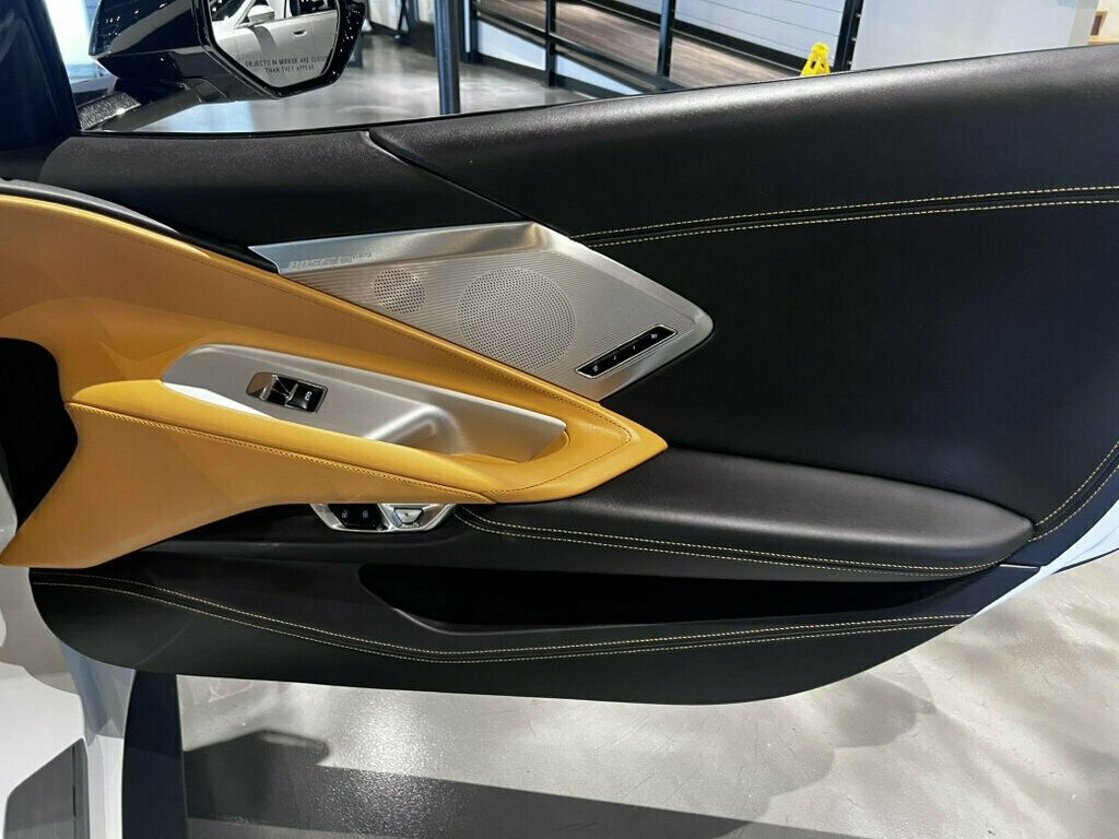 2021 Chevrolet Corvette 3LT/Adj.FrontLiftw/Memory/RearParkAssist/CarbonFlashAccents - 23068809 - 21