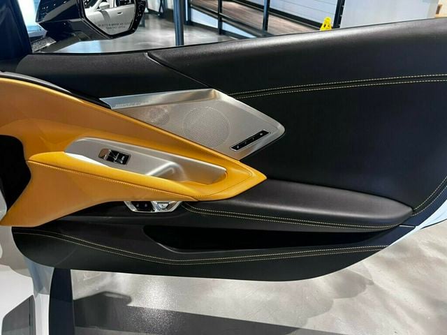 2021 Chevrolet Corvette 3LT/Adj.FrontLiftw/Memory/RearParkAssist/CarbonFlashAccents - 23068809 - 21