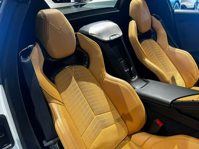 2021 Chevrolet Corvette 3LT/Adj.FrontLiftw/Memory/RearParkAssist/CarbonFlashAccents - 23068809 - 23