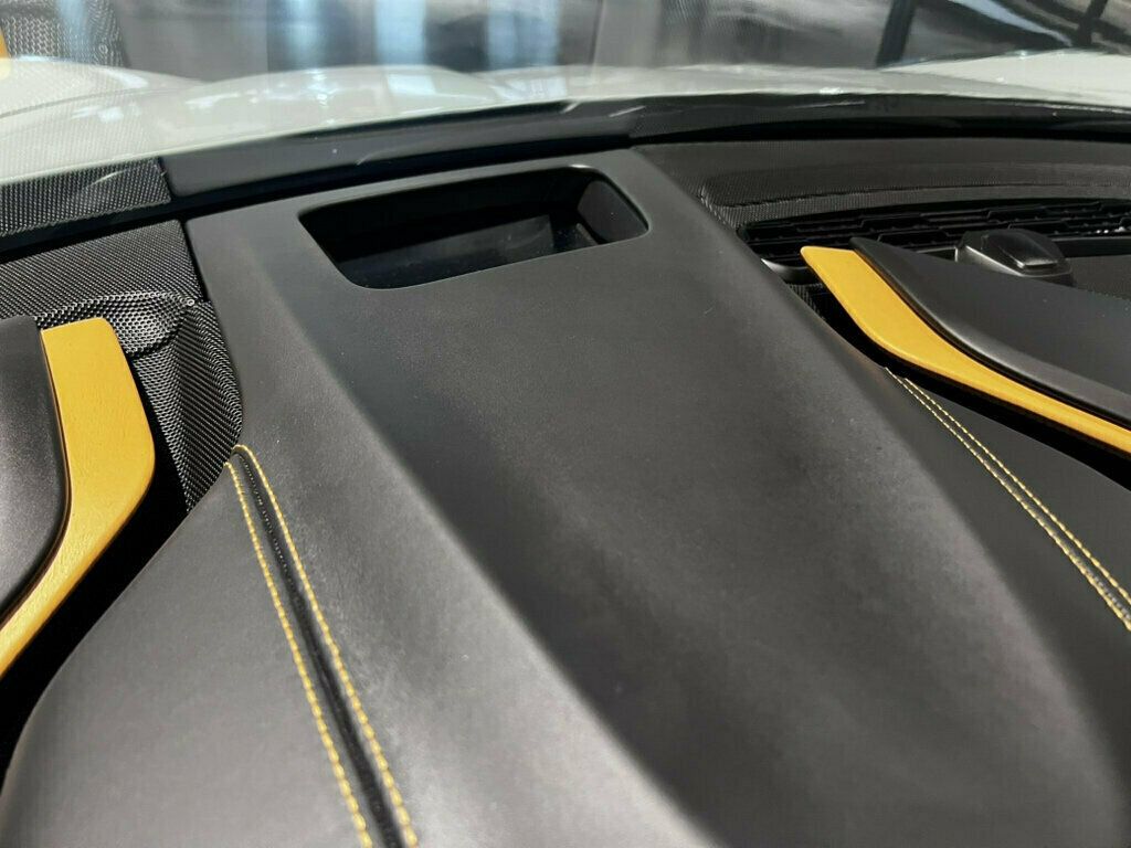 2021 Chevrolet Corvette 3LT/Adj.FrontLiftw/Memory/RearParkAssist/CarbonFlashAccents - 23068809 - 28