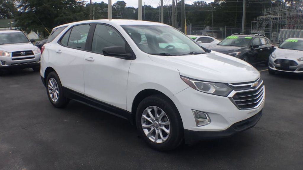 2021 Chevrolet Equinox LS photo 2