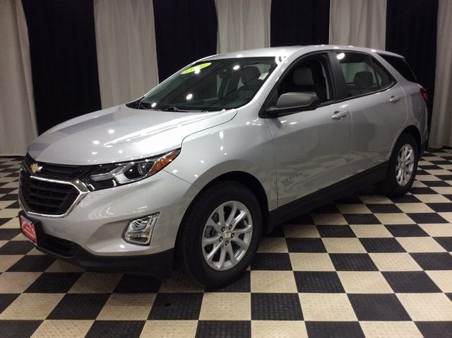 2021 Chevrolet Equinox LS photo 3