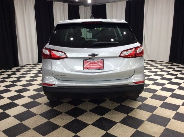 2021 Chevrolet Equinox LS photo 5