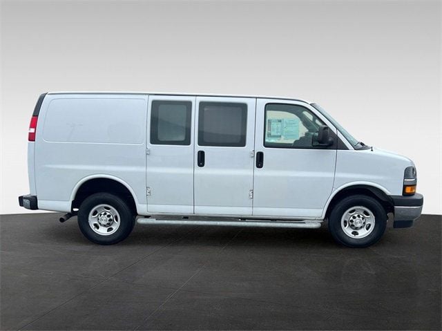 2021 Chevrolet Express Cargo Van RWD 2500 135" - 22986232 - 3