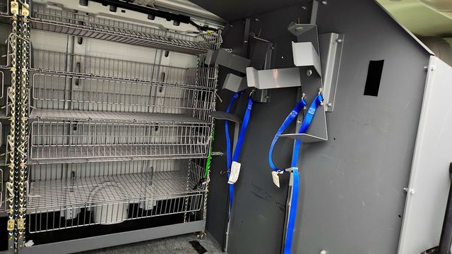 2021 Chevrolet Express Cargo Van RWD 2500 135'' w/ Rear Park Assist & SO MANY SHELVES - 23003338 - 19