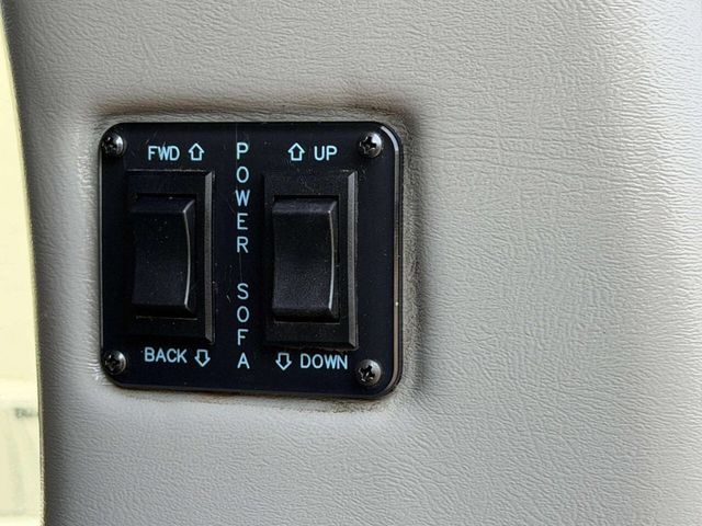 2021 Chevrolet Express Passenger RWD 2500 135" LS - 22992726 - 10