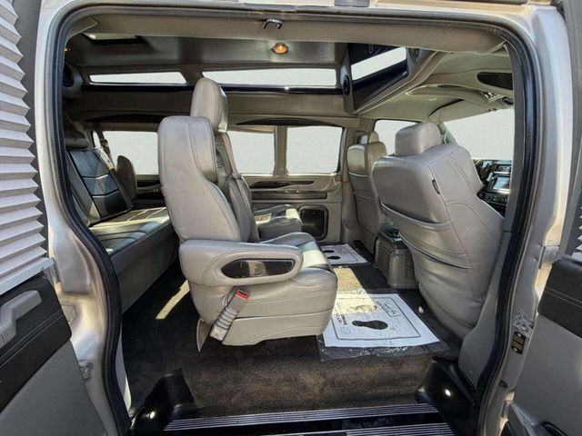 2021 Chevrolet Express Passenger RWD 2500 135" LS - 22992726 - 17