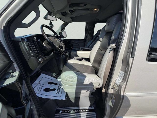 2021 Chevrolet Express Passenger RWD 2500 135" LS - 22992726 - 30