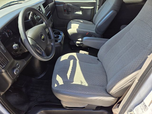 2021 Chevrolet Express Passenger RWD 3500 155" LT - 22930692 - 5
