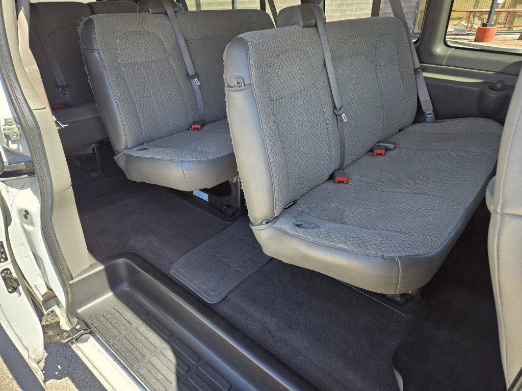 2021 Chevrolet Express Passenger RWD 3500 155" LT - 22930692 - 8