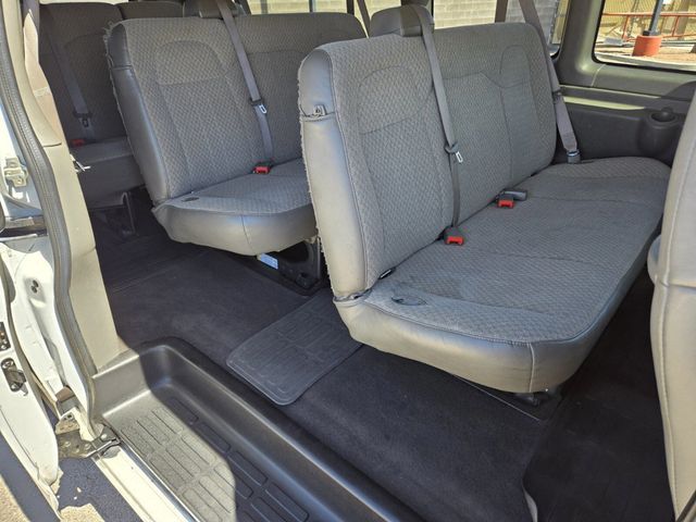 2021 Chevrolet Express Passenger RWD 3500 155" LT - 22930692 - 8