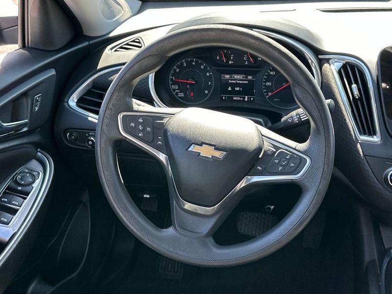2021 Chevrolet Malibu 4dr Sedan LT - 23041778 - 17
