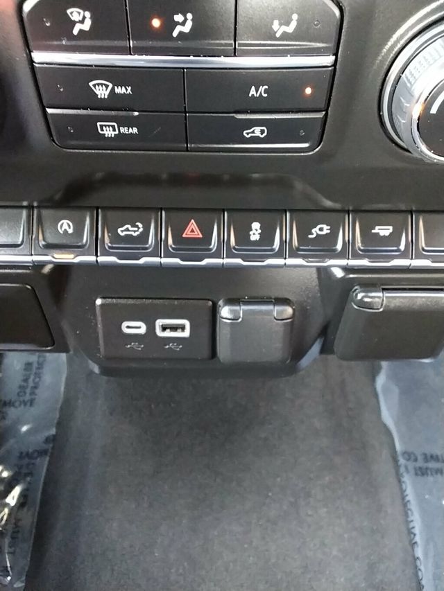 2021 Chevrolet Silverado 1500 2WD Crew Cab 147" Custom - 23040307 - 21