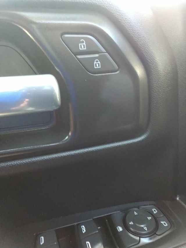 2021 Chevrolet Silverado 1500 2WD Crew Cab 147" Custom - 23040307 - 22