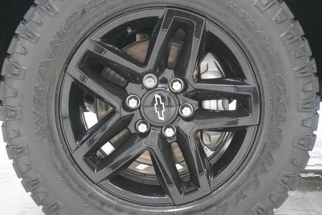 2021 Chevrolet Silverado 1500 4WD Crew Cab 147" Custom Trail Boss - 23036070 - 22