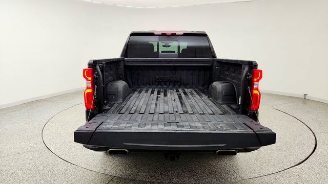 2021 Chevrolet Silverado 1500 4WD Crew Cab 147'' High Country w/ Deluxe Pkg & Technology Pkg - 23097907 - 22