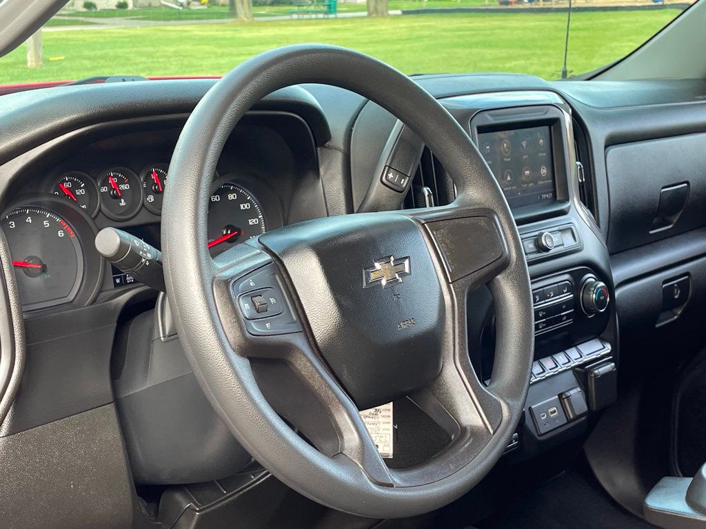 2021 Chevrolet Silverado 1500 Custom photo 16
