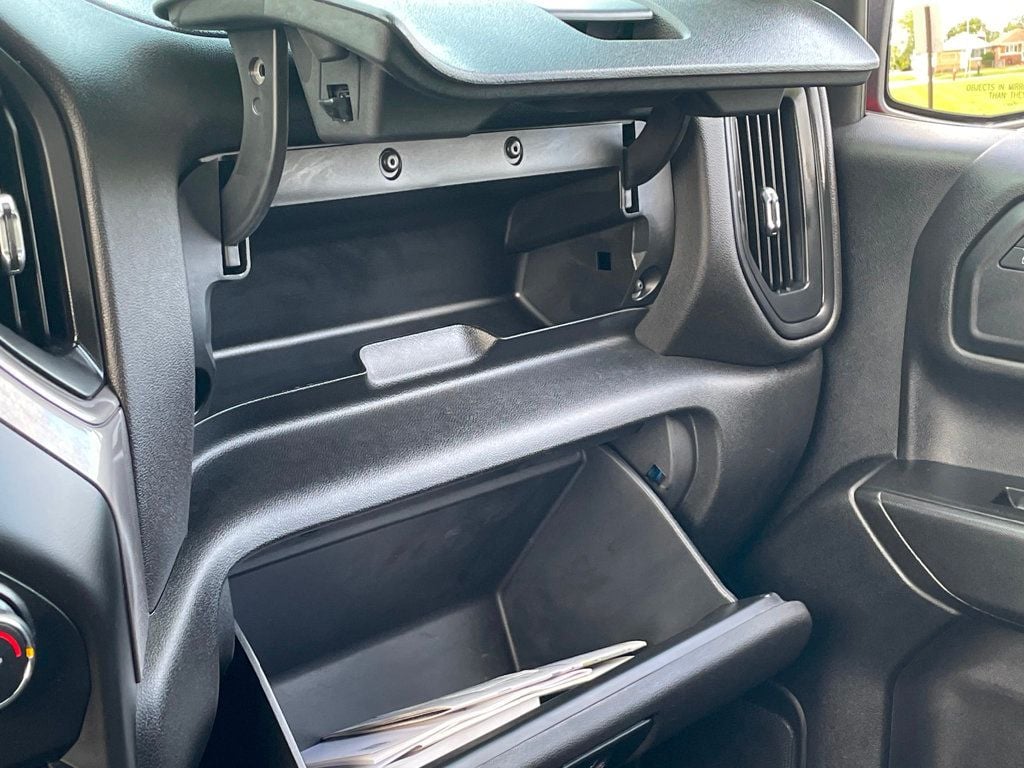 2021 Chevrolet Silverado 1500 Custom photo 38