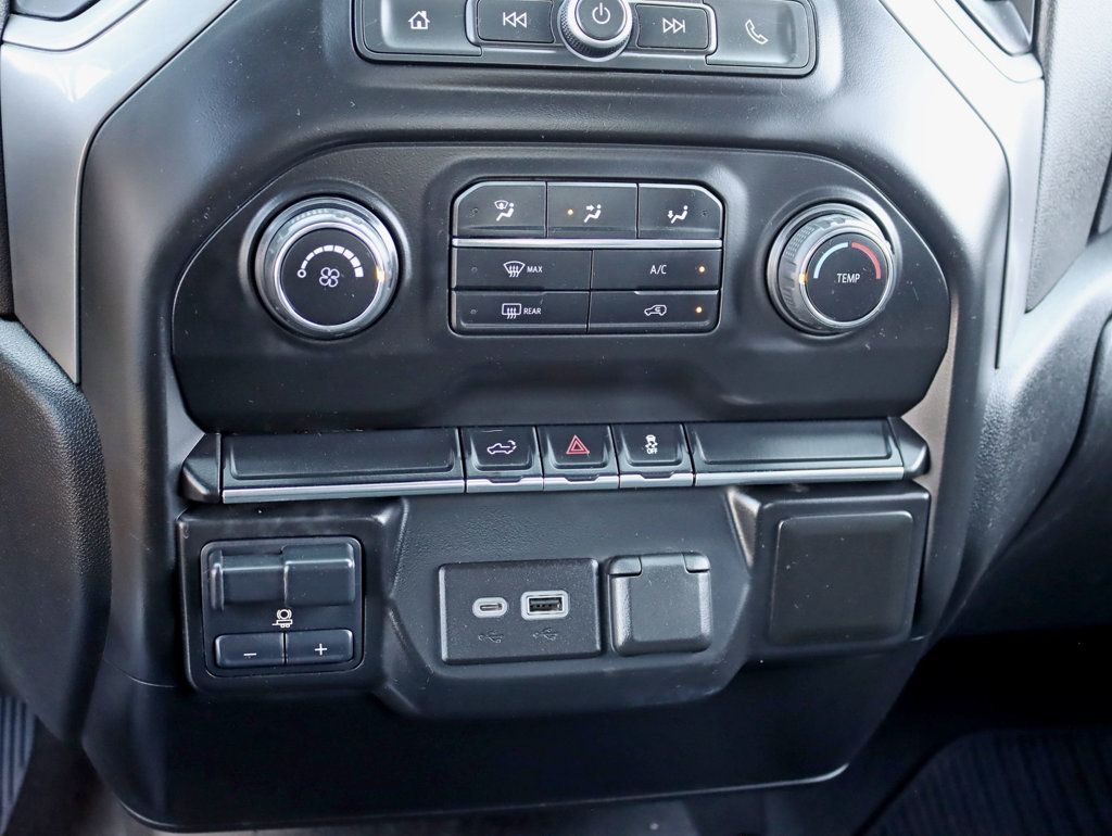 2021 Chevrolet Silverado 1500 Custom photo 16