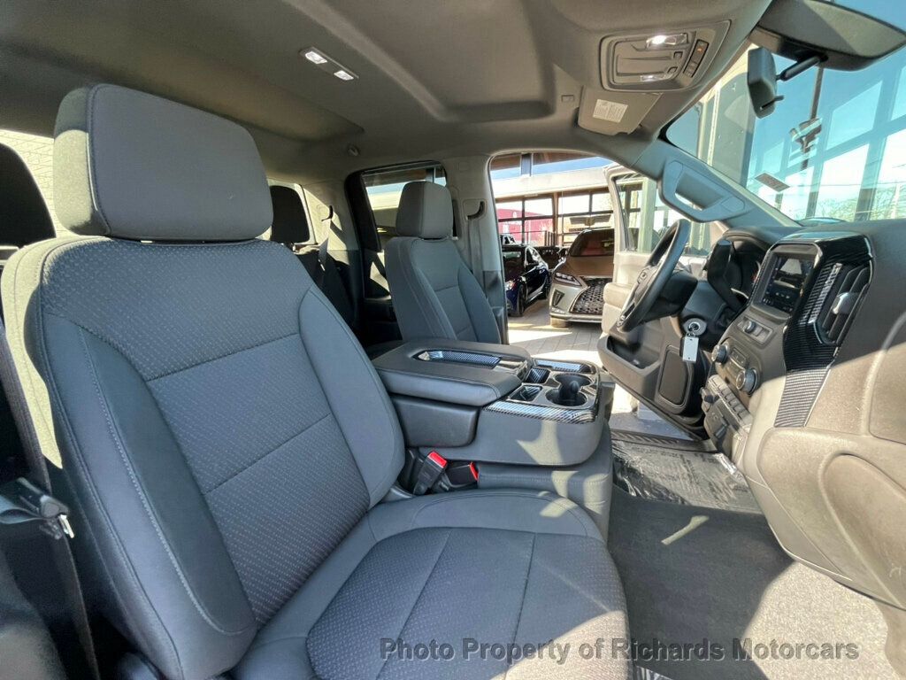 2021 Chevrolet Silverado 1500 4WD Double Cab 147" Custom - 22417885 - 24