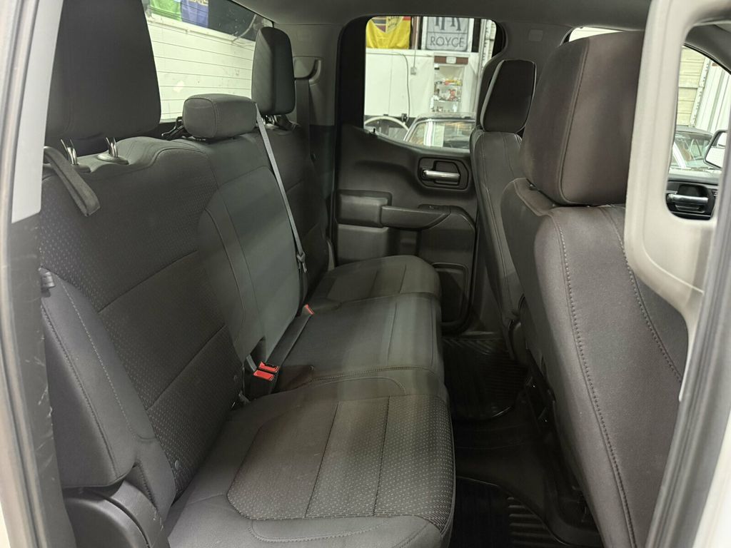 2021 Chevrolet Silverado 1500 Local Trade/4x4/Custom Pkg/Remote Engine Start/Rear Camera - 23098100 - 26