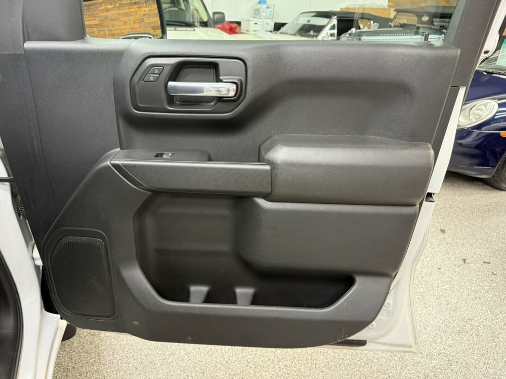 2021 Chevrolet Silverado 1500 Local Trade/4x4/Custom Pkg/Remote Engine Start/Rear Camera - 23098100 - 27