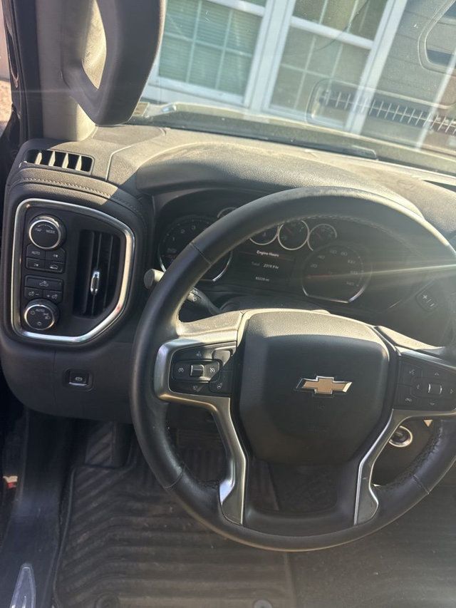 2021 Chevrolet Silverado 1500 LT - 23011077 - 21