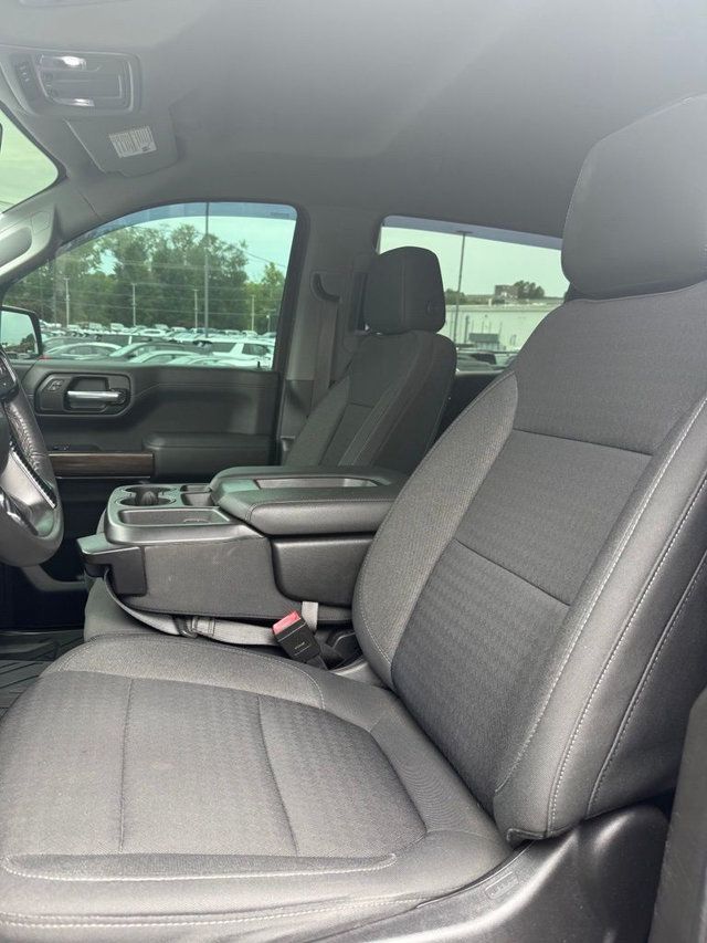 2021 Chevrolet Silverado 1500 LT - 23046733 - 9