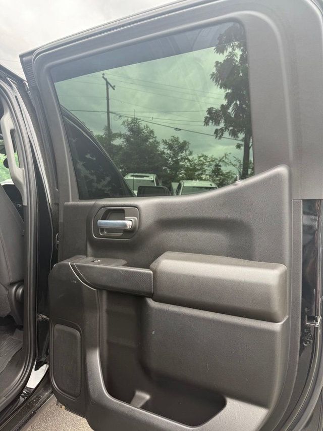 2021 Chevrolet Silverado 1500 LT - 23046733 - 17