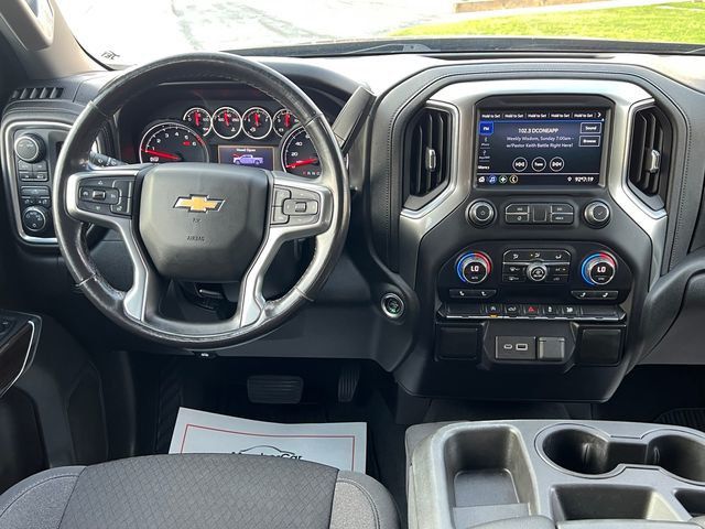 2021 Chevrolet Silverado 1500 LT - 23057625 - 17