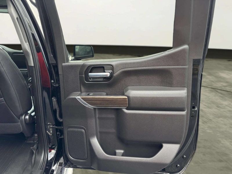 2021 Chevrolet Silverado 1500 RST 4x4 4dr Crew Cab 6.6 ft. SB - 23039959 - 16