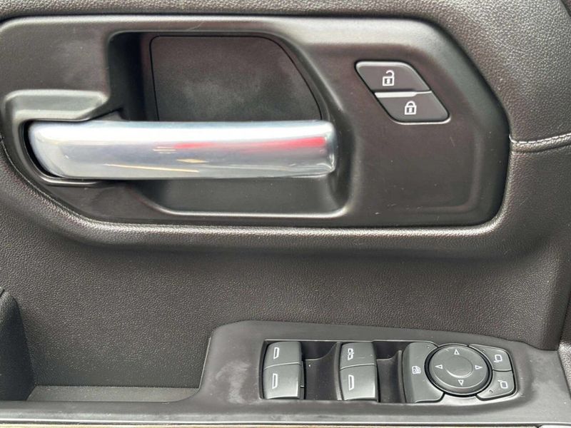 2021 Chevrolet Silverado 1500 RST 4x4 4dr Crew Cab 6.6 ft. SB - 23039959 - 27