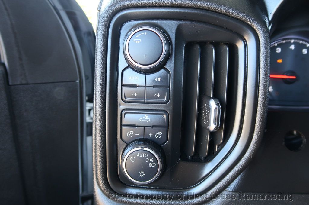 2021 Chevrolet Silverado 2500HD Silverado 2500 4WD Crew Cab Utility - 22972635 - 33