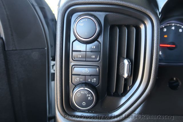 2021 Chevrolet Silverado 2500HD Silverado 2500 4WD Crew Cab Utility - 22972635 - 33