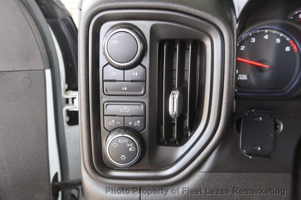 2021 Chevrolet Silverado 3500HD Silverado 3500HD 4WD Dbl Cab Cab Chassic DRW - 22987428 - 29