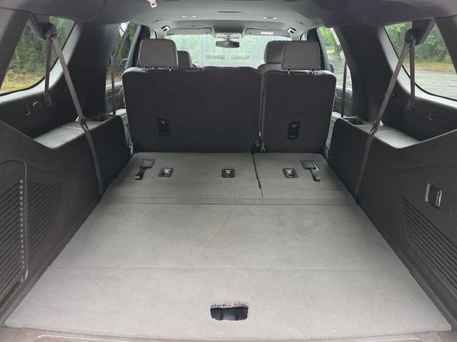 2021 Chevrolet Suburban 2WD 4dr LT - 23033599 - 11