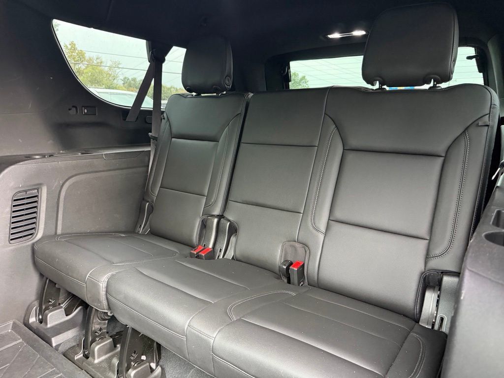 2021 Chevrolet Suburban 4WD 4dr LT - 23078668 - 16