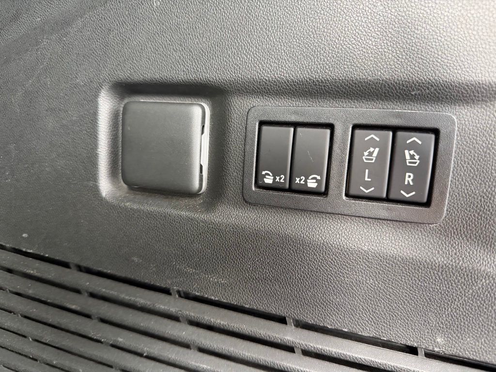 2021 Chevrolet Suburban 4WD 4dr LT - 23078668 - 20